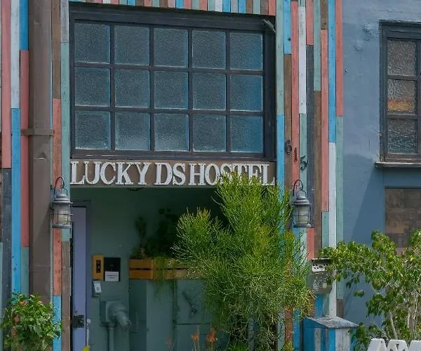 San Diego Hostels