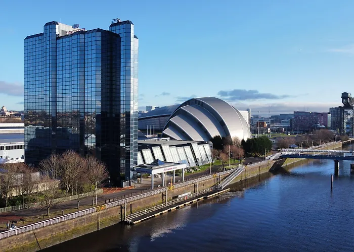 Glasgow Hotels with Tennis Court
