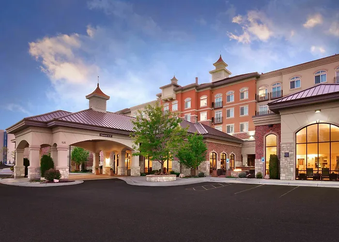 Idaho Falls Hotels with Tennis Court